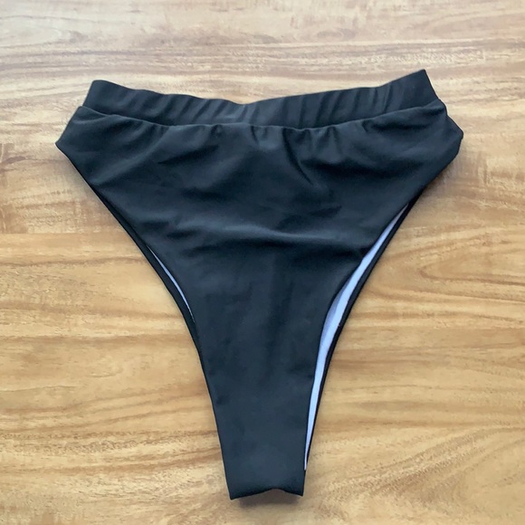 HighWaisted Cheeky Bottoms - Picture 1 of 3